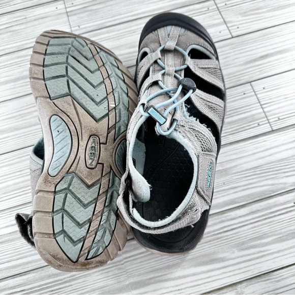 KEEN  Hiking Sandals Women Sz 9 Grey Anti Odor Footbed Waterproof - Picture 3 of 6